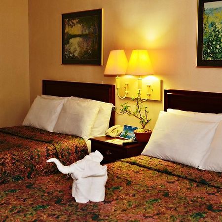 เดย์ โฮเต็ล บาย วินด์แฮม บาตังกัส Hotel Batangas ภายนอก รูปภาพ