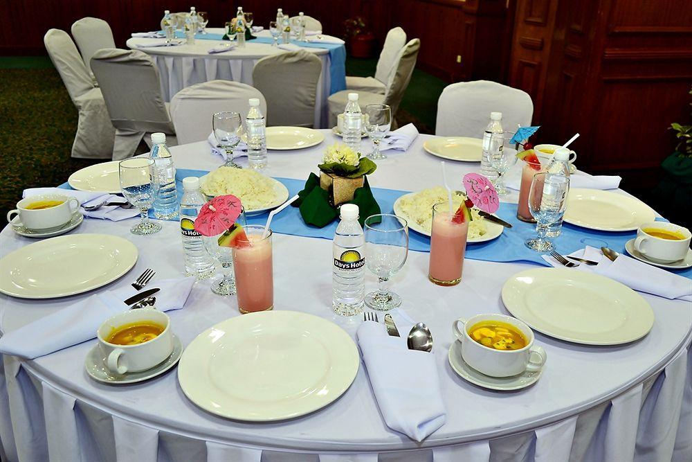 เดย์ โฮเต็ล บาย วินด์แฮม บาตังกัส Hotel Batangas ภายนอก รูปภาพ