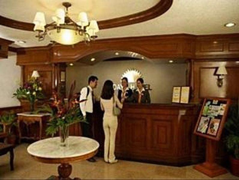 เดย์ โฮเต็ล บาย วินด์แฮม บาตังกัส Hotel Batangas ภายนอก รูปภาพ