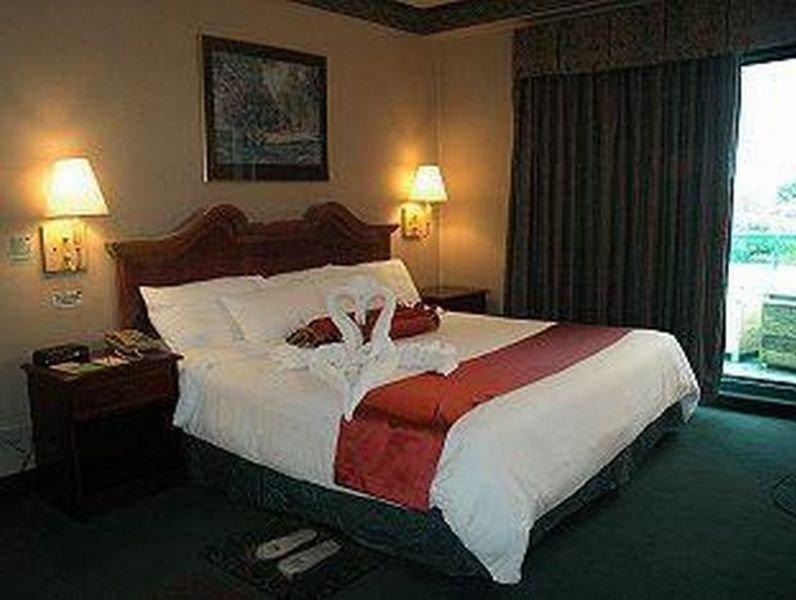เดย์ โฮเต็ล บาย วินด์แฮม บาตังกัส Hotel Batangas ภายนอก รูปภาพ