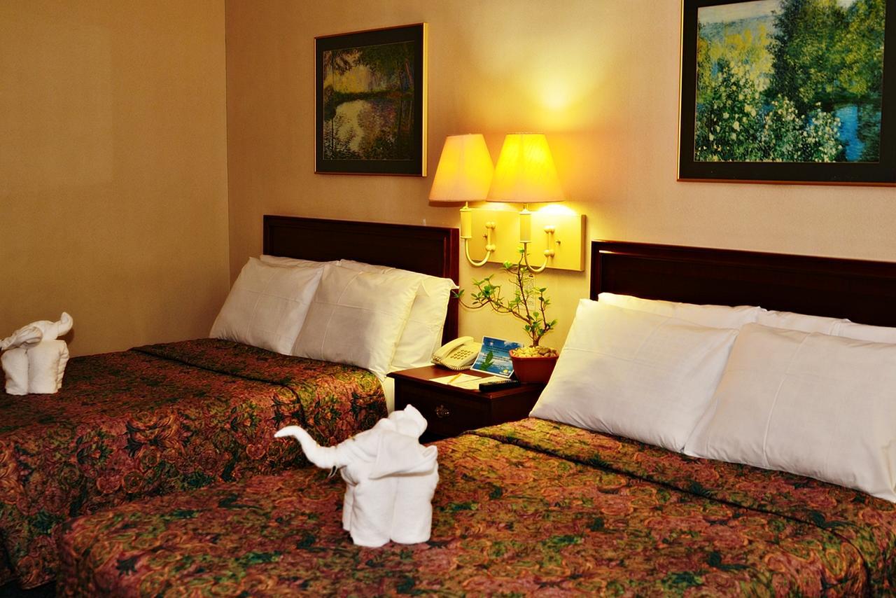 เดย์ โฮเต็ล บาย วินด์แฮม บาตังกัส Hotel Batangas ภายนอก รูปภาพ