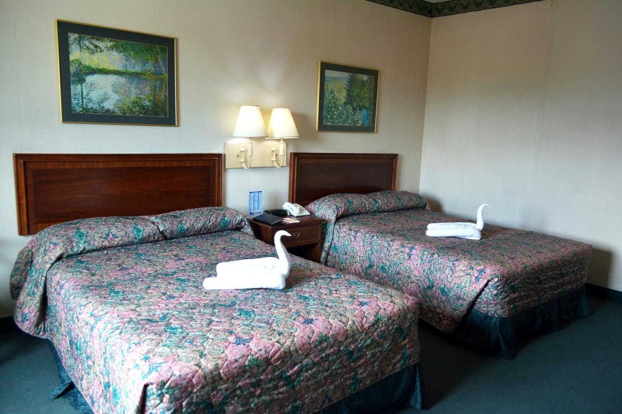 เดย์ โฮเต็ล บาย วินด์แฮม บาตังกัส Hotel Batangas ภายนอก รูปภาพ