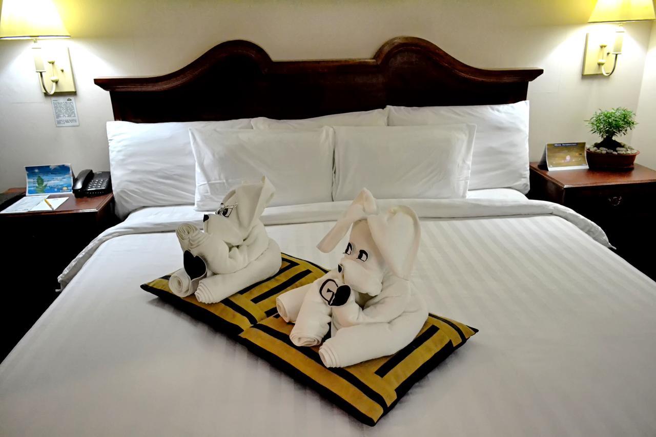 เดย์ โฮเต็ล บาย วินด์แฮม บาตังกัส Hotel Batangas ภายนอก รูปภาพ